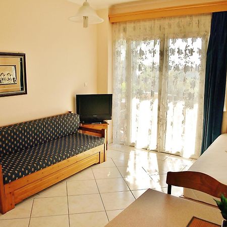 Dionysos Apartment Аспровалта Стая снимка