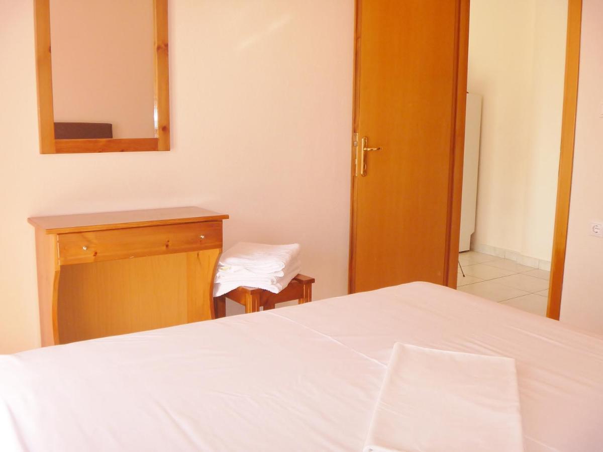 Dionysos Apartment Аспровалта Стая снимка