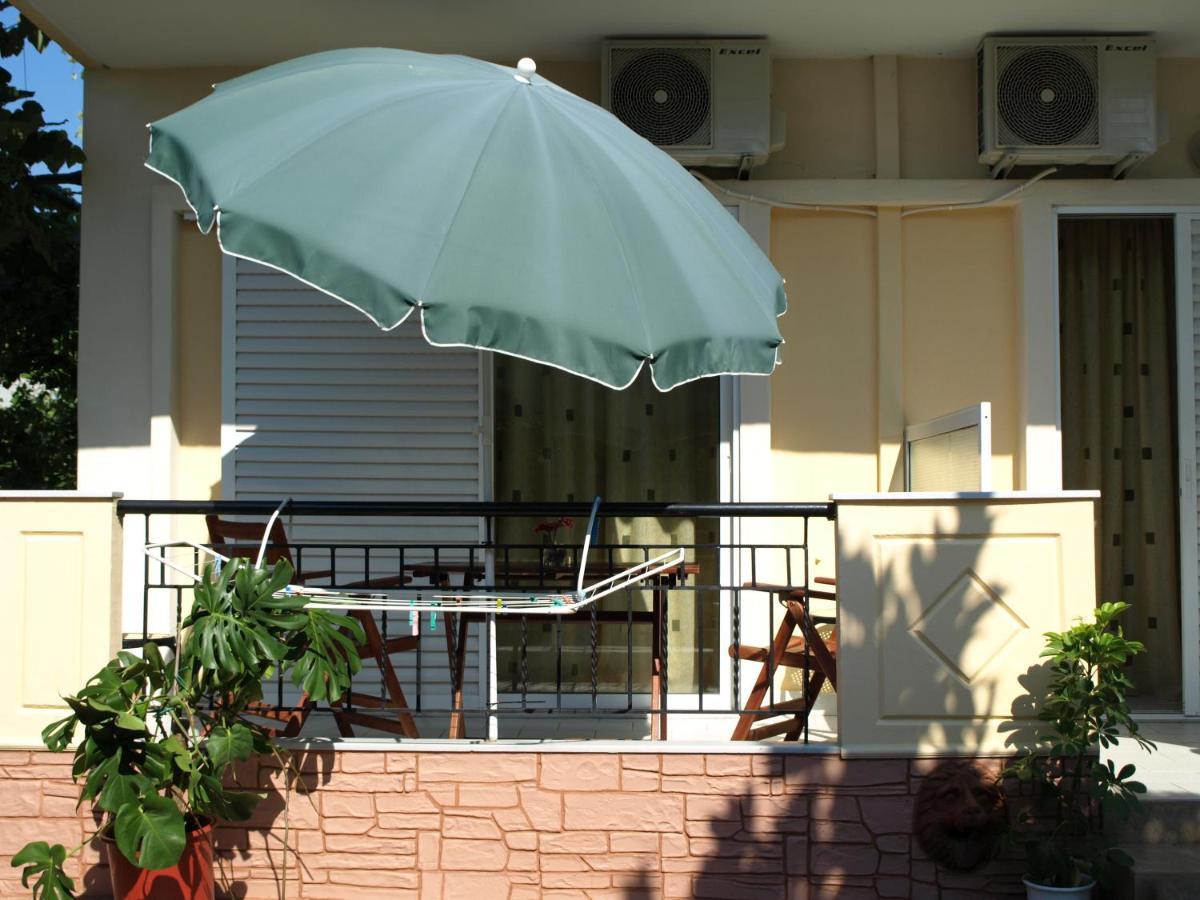 Dionysos Apartment Аспровалта Екстериор снимка
