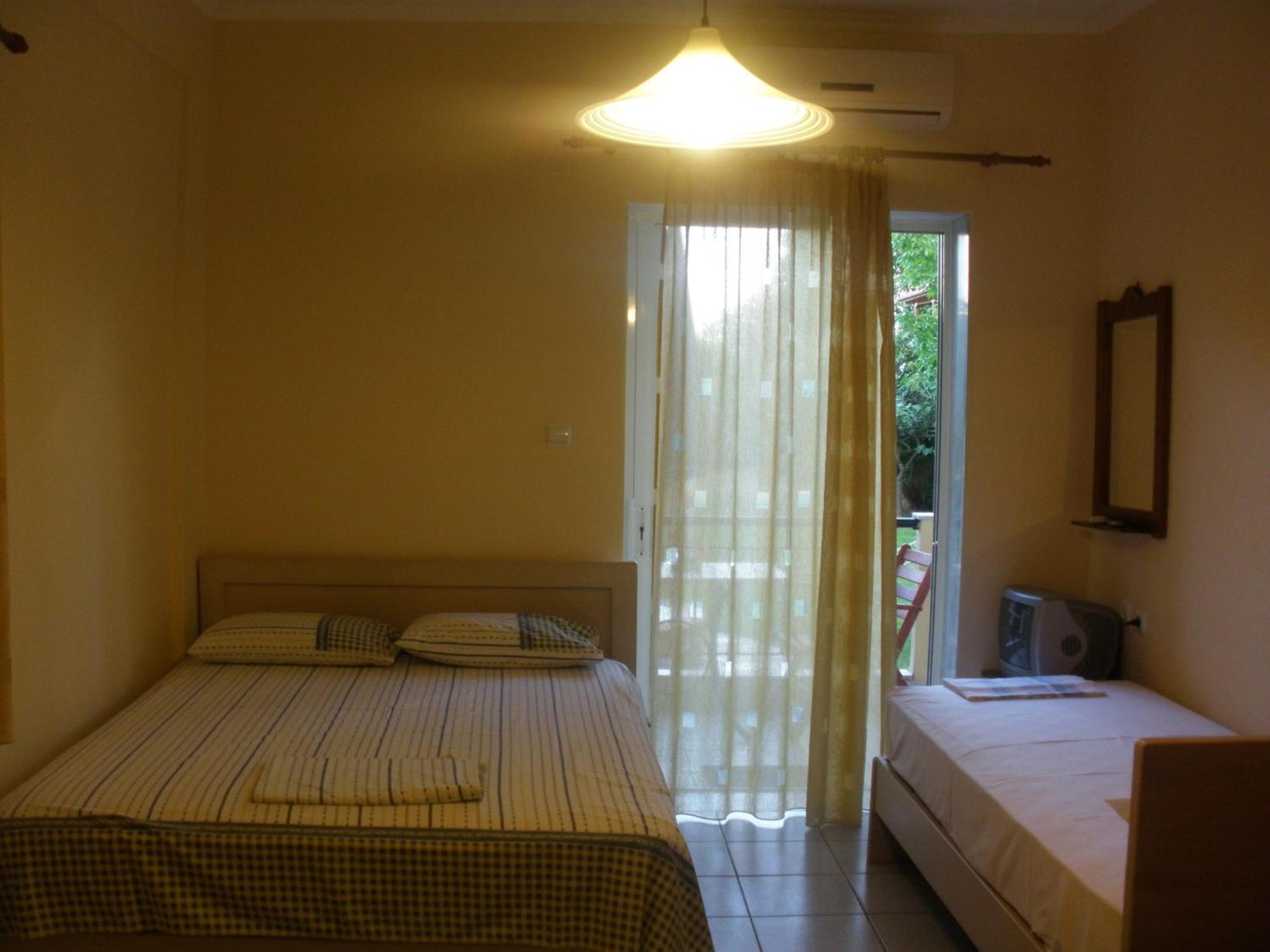 Dionysos Apartment Аспровалта Екстериор снимка